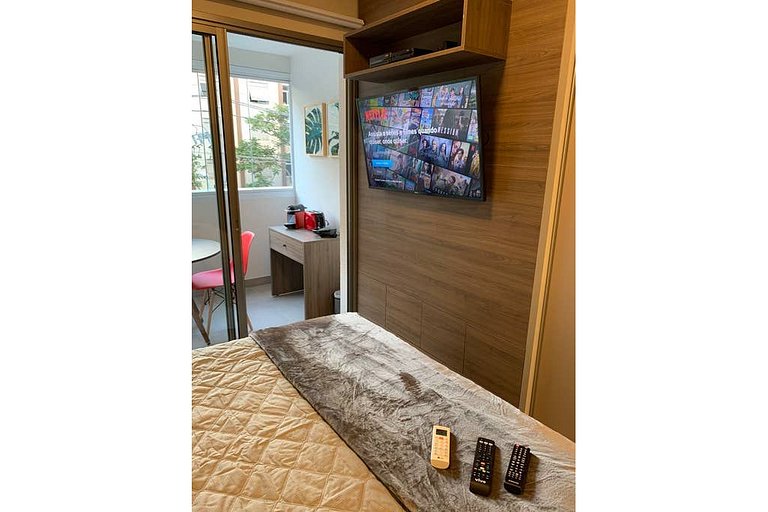 BHaus Vila Madalena Eside | Studio Premium com Varanda | es1