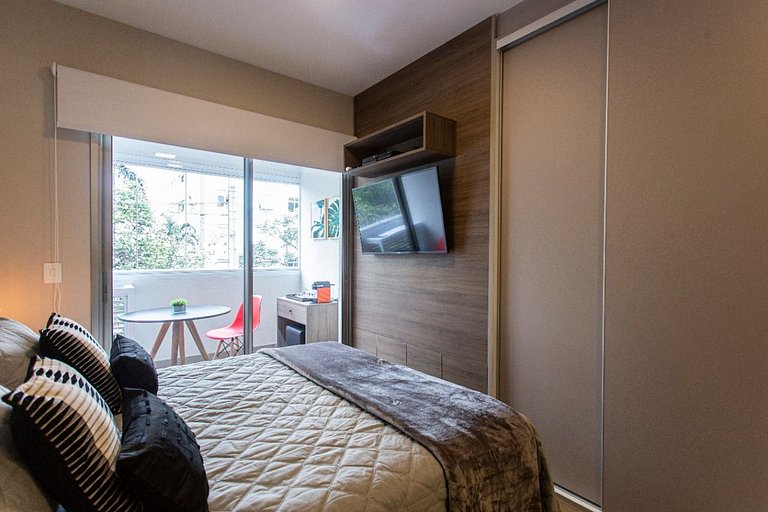 BHaus Vila Madalena Eside | Studio Premium com Varanda | es1