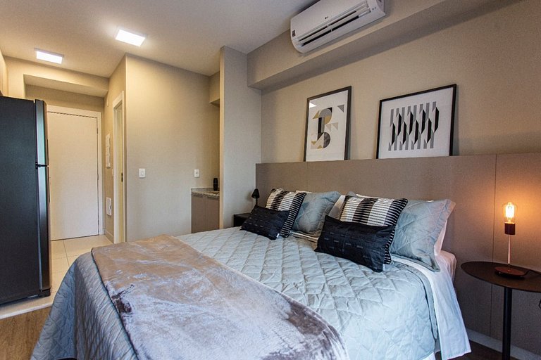 BHaus Vila Madalena Eside | Studio Premium com Varanda | es1
