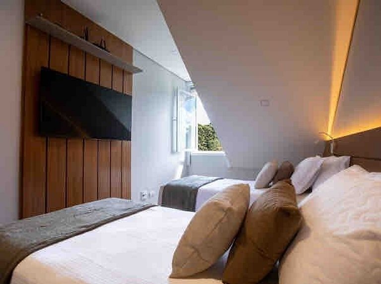 BHaus Campos Do Jordão Gaudi | Grand Loft Duplex com Linda V