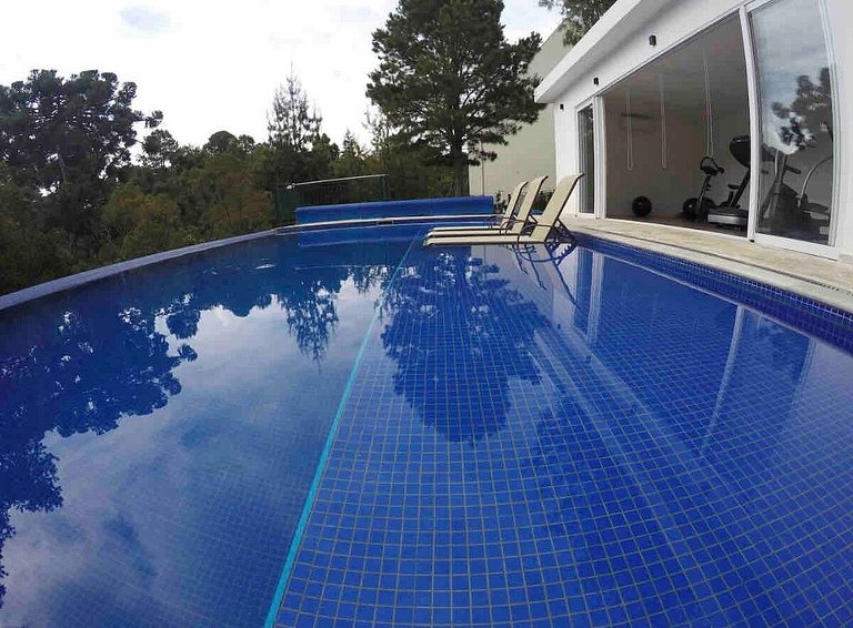 BHaus Campos Do Jordão Gaudi | Grand Loft Duplex com Linda V