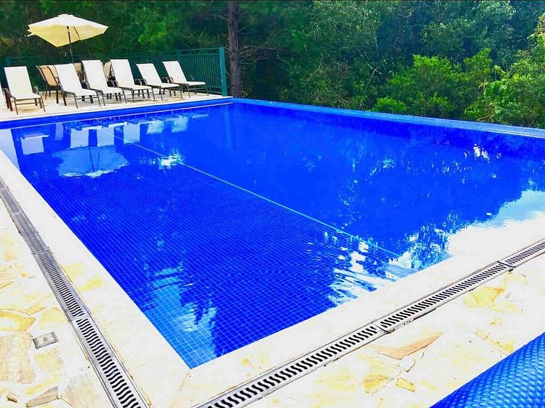 BHaus Campos Do Jordão Gaudi | Grand Loft Duplex com Linda V