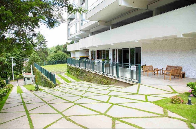BHaus Campos Do Jordão Gaudi | Grand Loft Duplex com Linda V