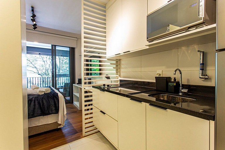 BHaus Vila Madalena HUB | Studio Deluxe com Varanda | Metrô