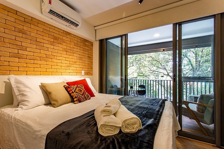 BHaus Vila Madalena HUB | Studio Deluxe com Varanda | Metrô