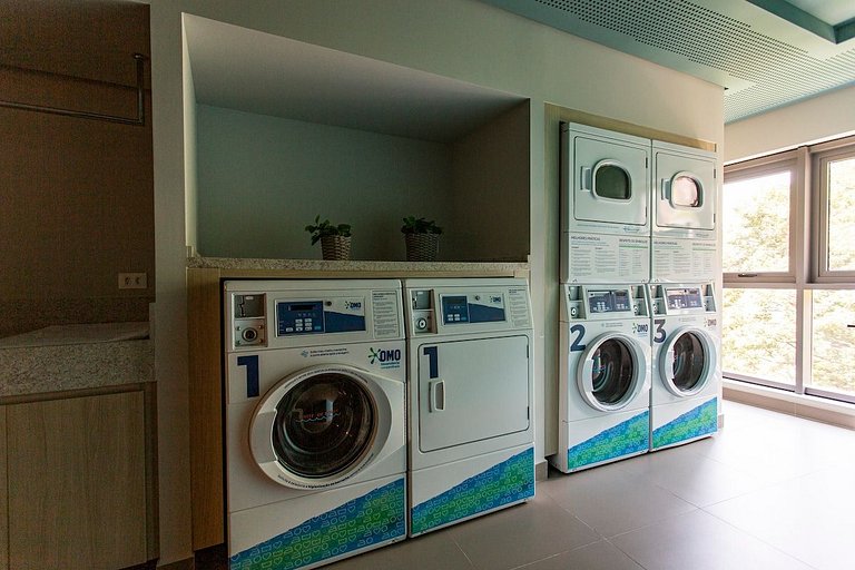 BHaus Vila Madalena HUB | Studio Deluxe com Varanda | Metrô