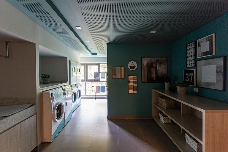 BHaus Vila Madalena HUB | Studio Deluxe com Varanda | Metrô
