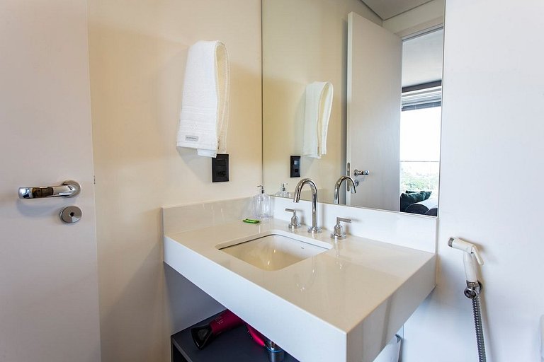 BHaus Pinheiros Helbor Wide | Studio Deluxe com Vista Incrív