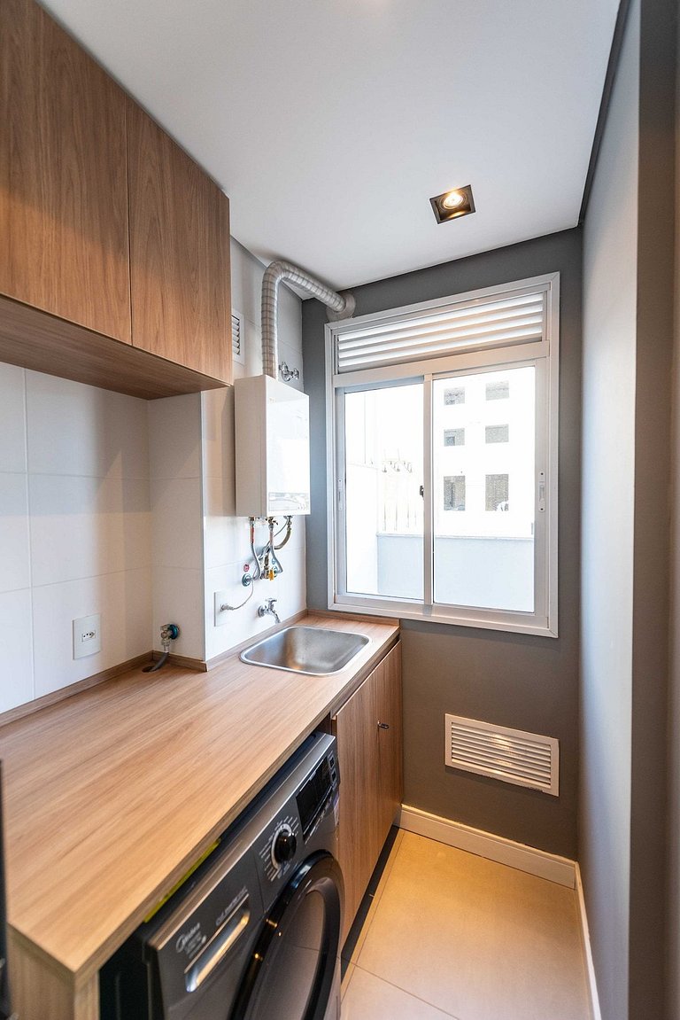 BHaus Family Brás | Grand Apartment com Varanda | Academia |