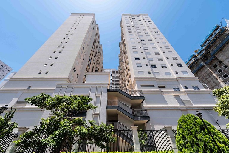 BHaus Family Brás | Grand Apartment com Varanda | Academia |
