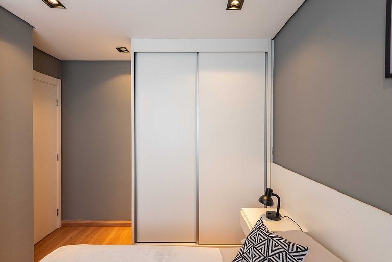 BHaus Family Brás | Grand Apartment com Varanda | Academia |