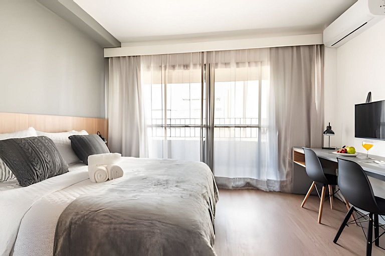 BHaus Moema ON Maracatins - Studio Premium com Varanda - Por
