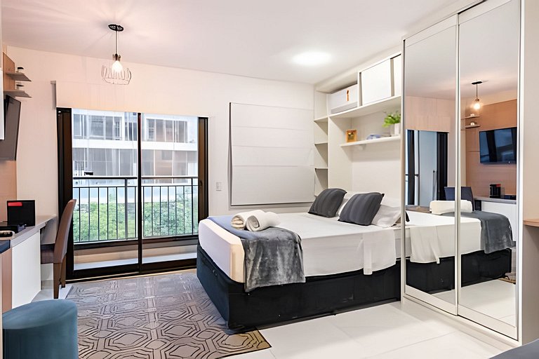 BHaus IS Moema Carinás - Apartamento com Varanda - Academia