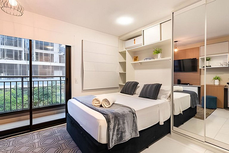 BHaus IS Moema Carinás - Apartamento com Varanda - Academia