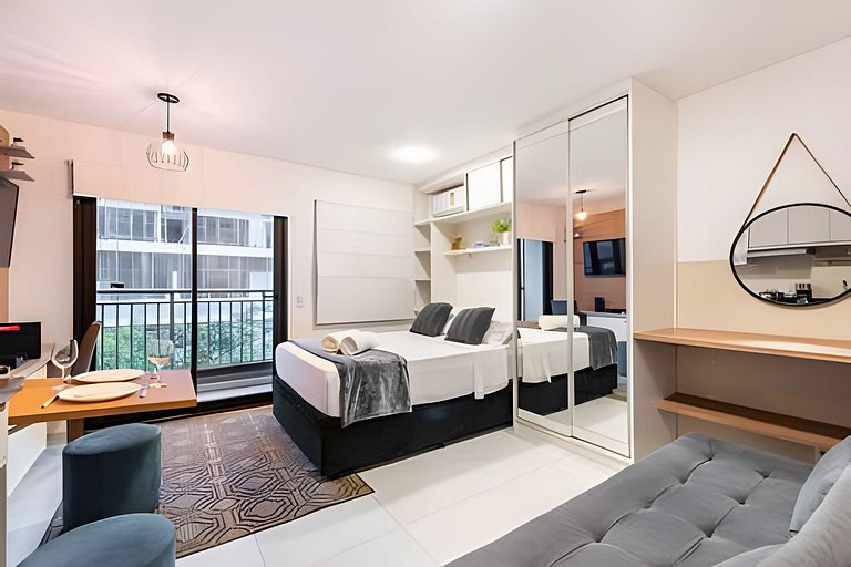 BHaus IS Moema Carinás - Apartamento com Varanda - Academia