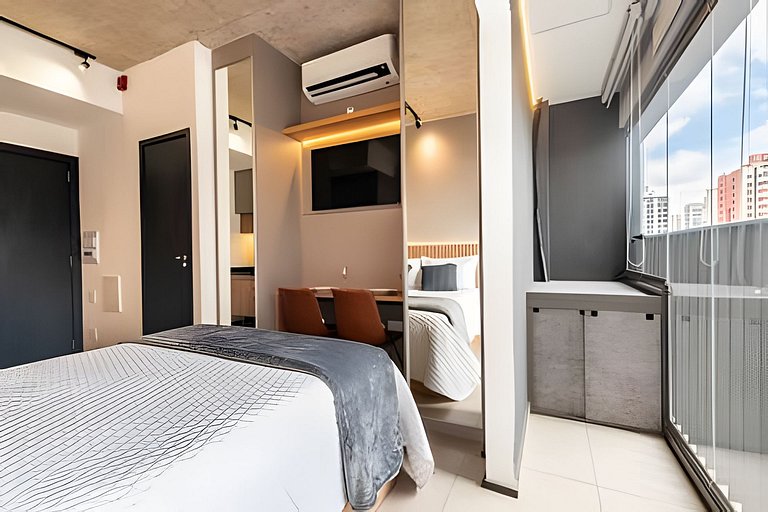 LF1 | Novo Bhaus On Loefgreen | Shopping | Metrô