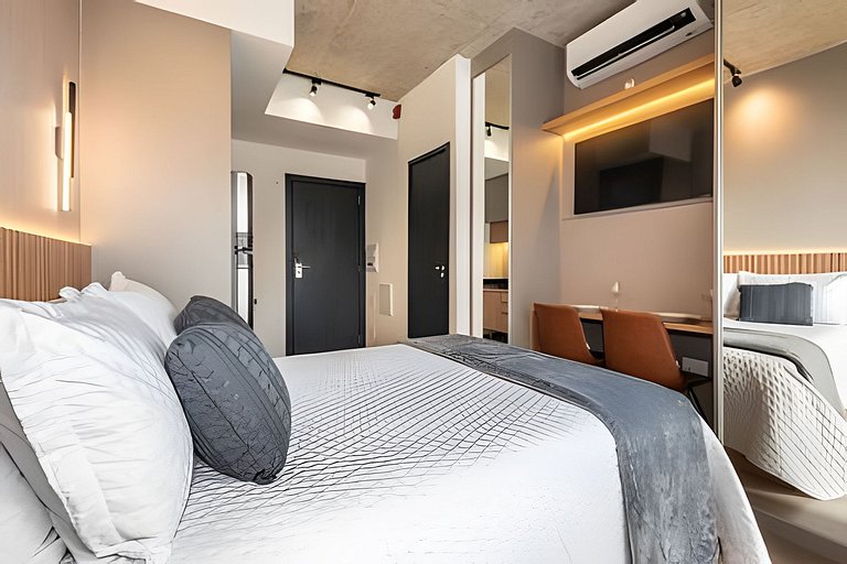 LF1 | Novo Bhaus On Loefgreen | Shopping | Metrô