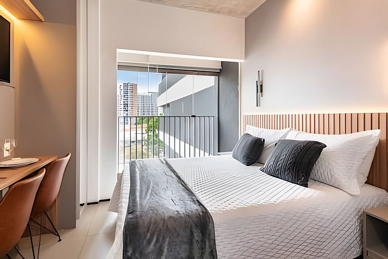 LF1 | Novo Bhaus On Loefgreen | Shopping | Metrô