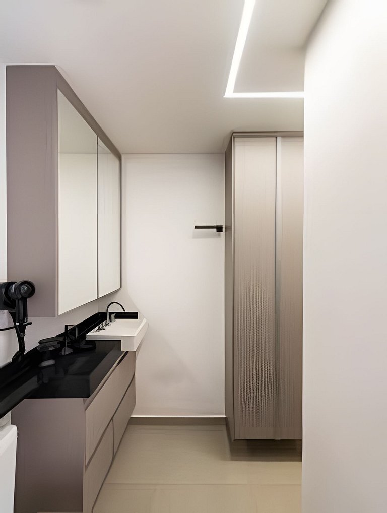 LF1 | Novo Bhaus On Loefgreen | Shopping | Metrô