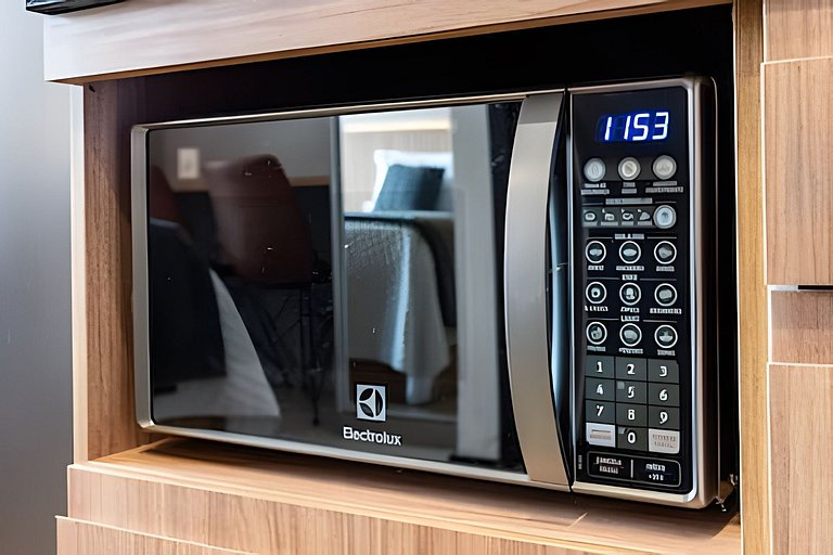 LF1 | Novo Bhaus On Loefgreen | Shopping | Metrô