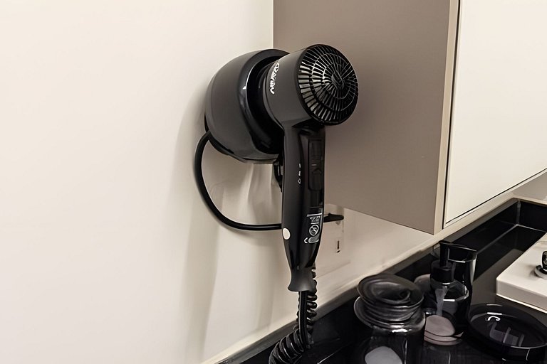 LF1 | Novo Bhaus On Loefgreen | Shopping | Metrô