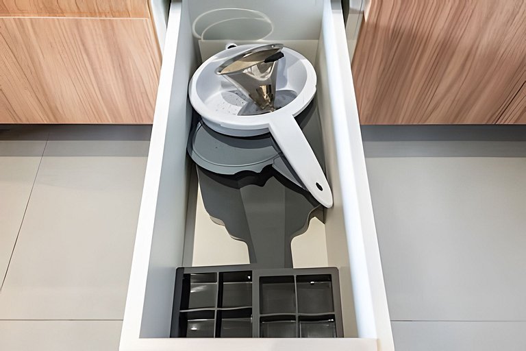 LF1 | Novo Bhaus On Loefgreen | Shopping | Metrô