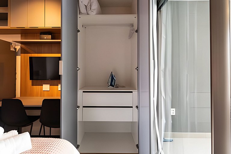 BHaus Jardins On Melo Alves | Studio Deluxe com Varanda | Li