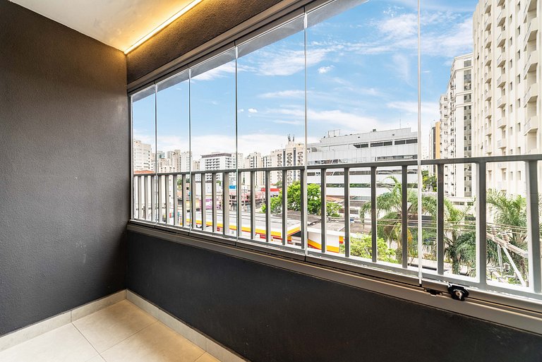 BHaus Moema ON Maracatins | Studio Premium com Varanda | Por